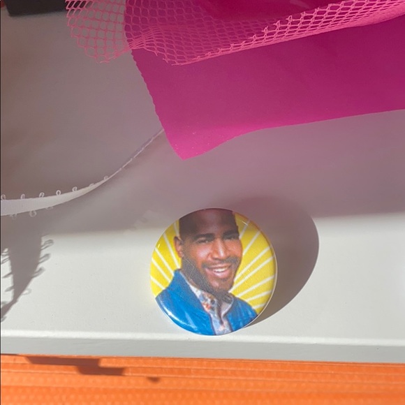 Pins - Picture 3 of 5